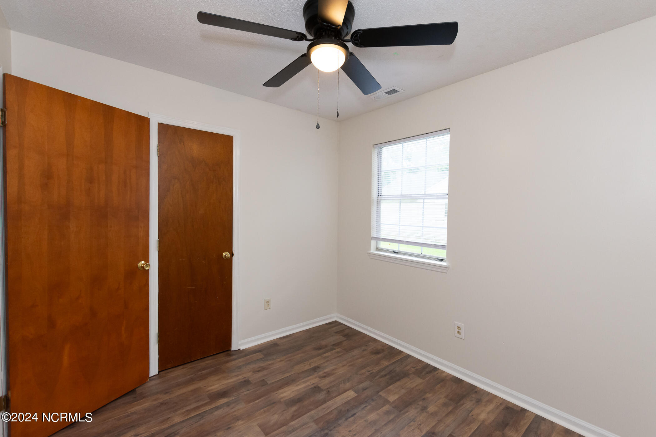525 Raintree Circle Jacksonville, NC 28540 - Photo 32 of 47 525 Raintree Cir-37
