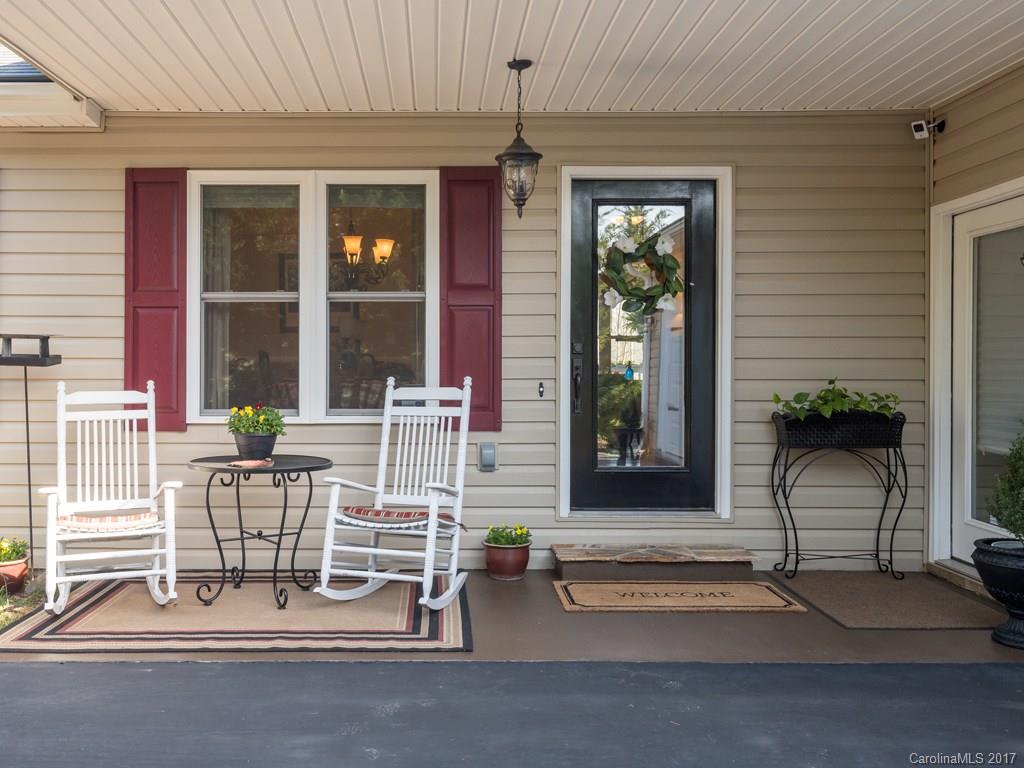 128 Sharon Ridge Court Fairview, NC 28730 - Photo 5 of 24 Gallery Image 5