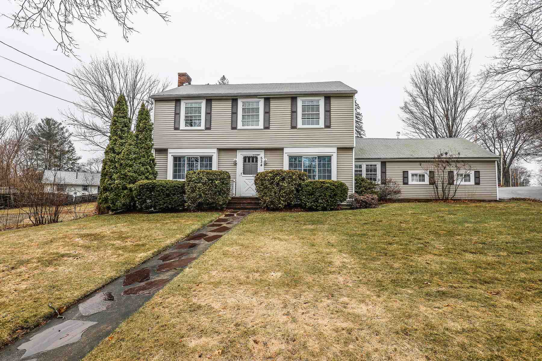 534 Smyth Road Manchester, NH 03104 - Photo 2 of 40