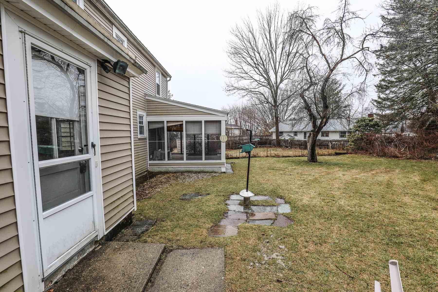 534 Smyth Road Manchester, NH 03104 - Photo 4 of 40