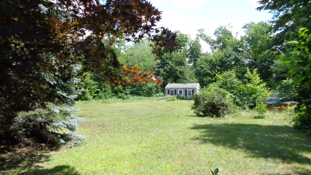 13 Barrows Road Worcester, MA 01609 - Photo 3 of 16 Gallery Image 3