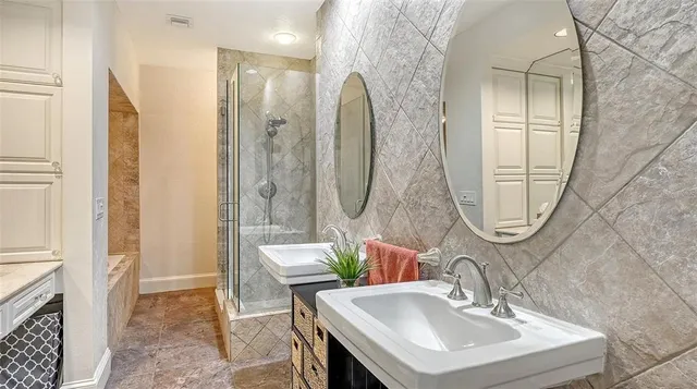 $697,500 | 33 Bishopscourt Road, Unit 118, Osprey, FL 34229