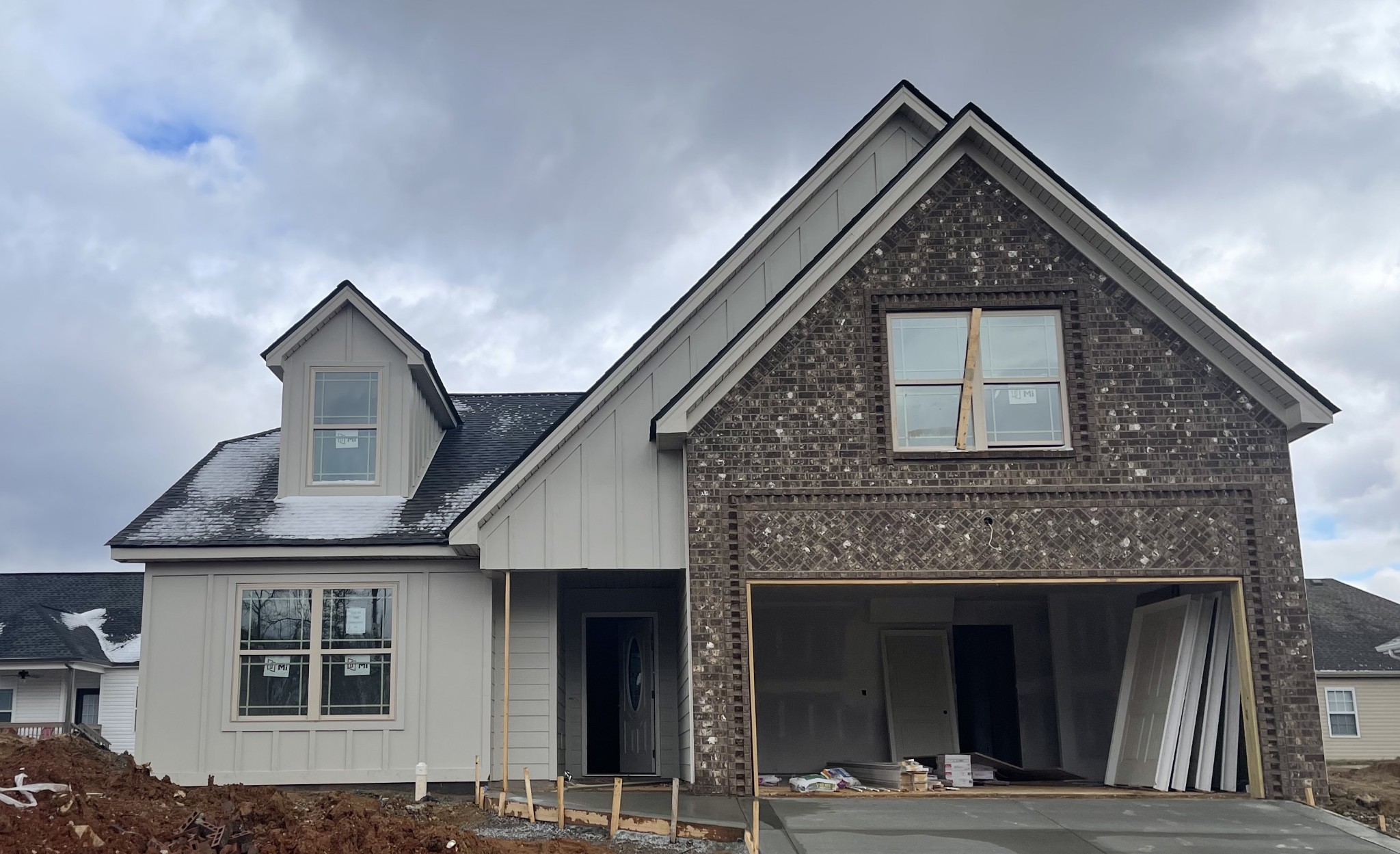 296 Fieldstone Lane Springfield, TN 37172 - Photo 1 of 3 a front view of a house with yard