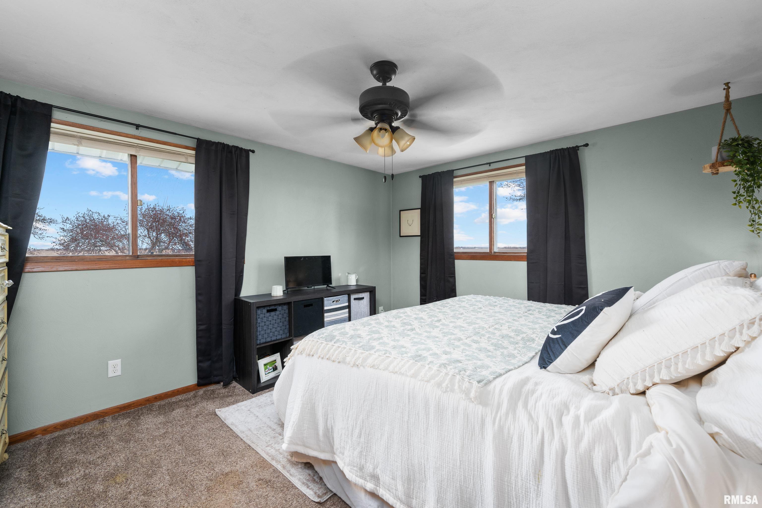 26012 Territorial Road Le Claire, IA 52753 - Photo 17 of 31 Gallery Image 17