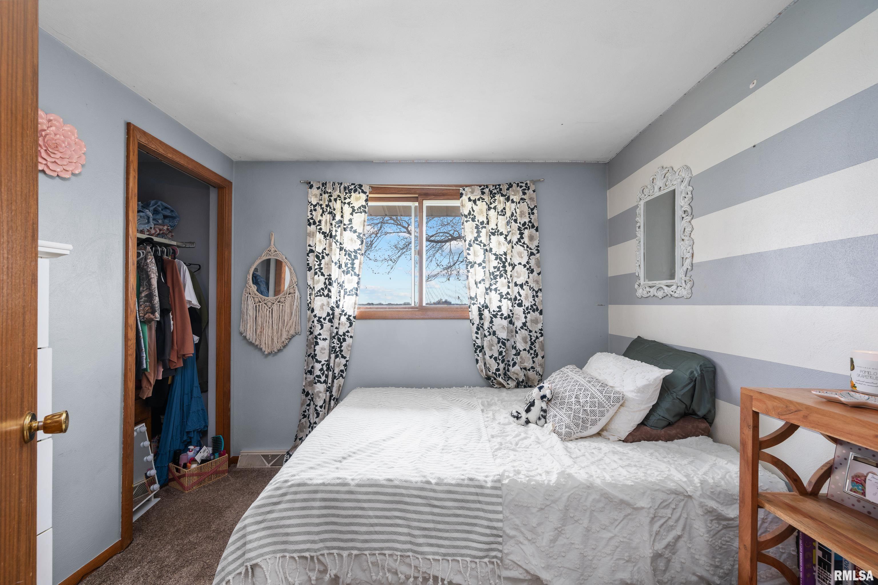 26012 Territorial Road Le Claire, IA 52753 - Photo 20 of 31 Gallery Image 20