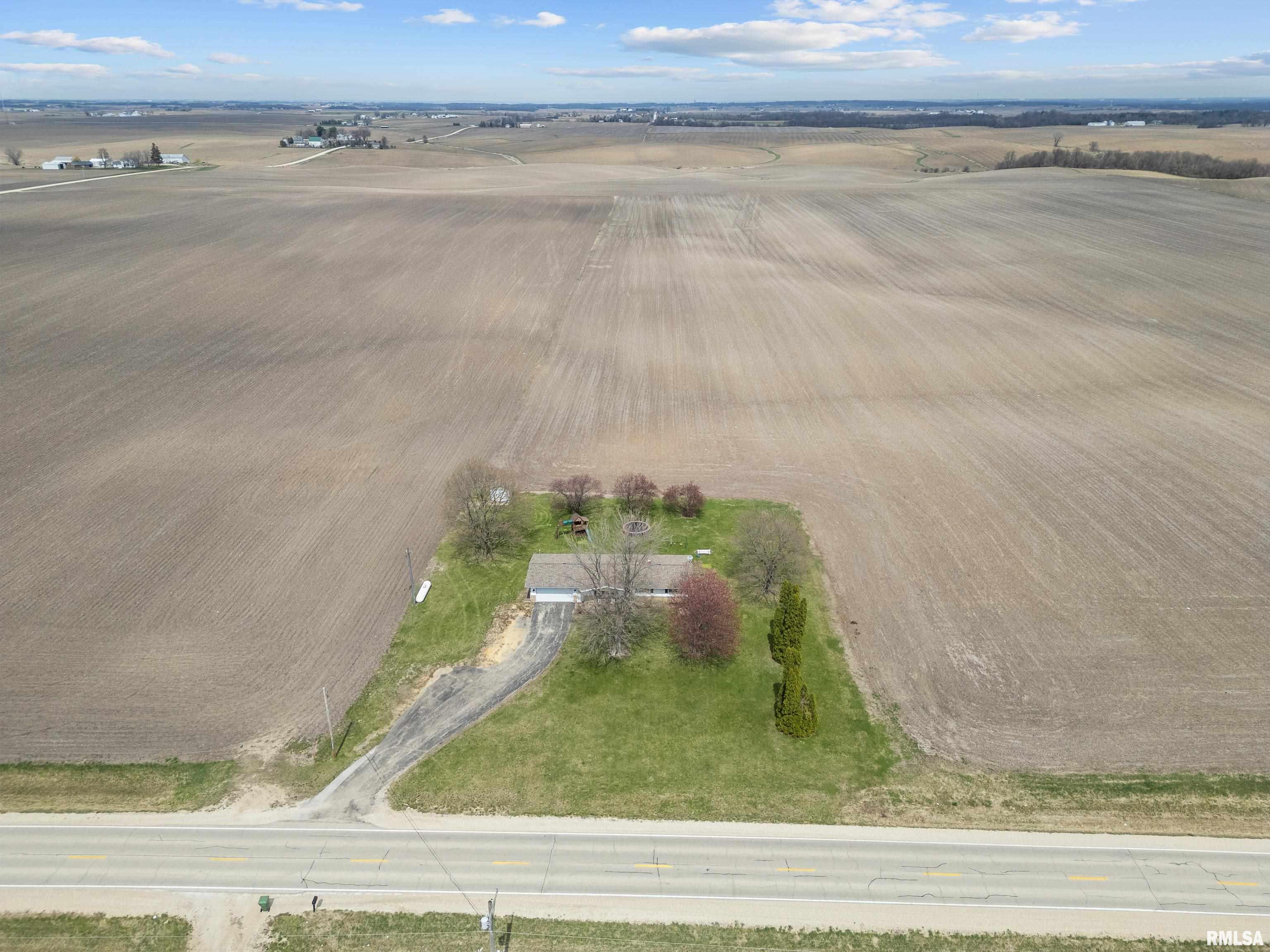 26012 Territorial Road Le Claire, IA 52753 - Photo 25 of 31 Gallery Image 25