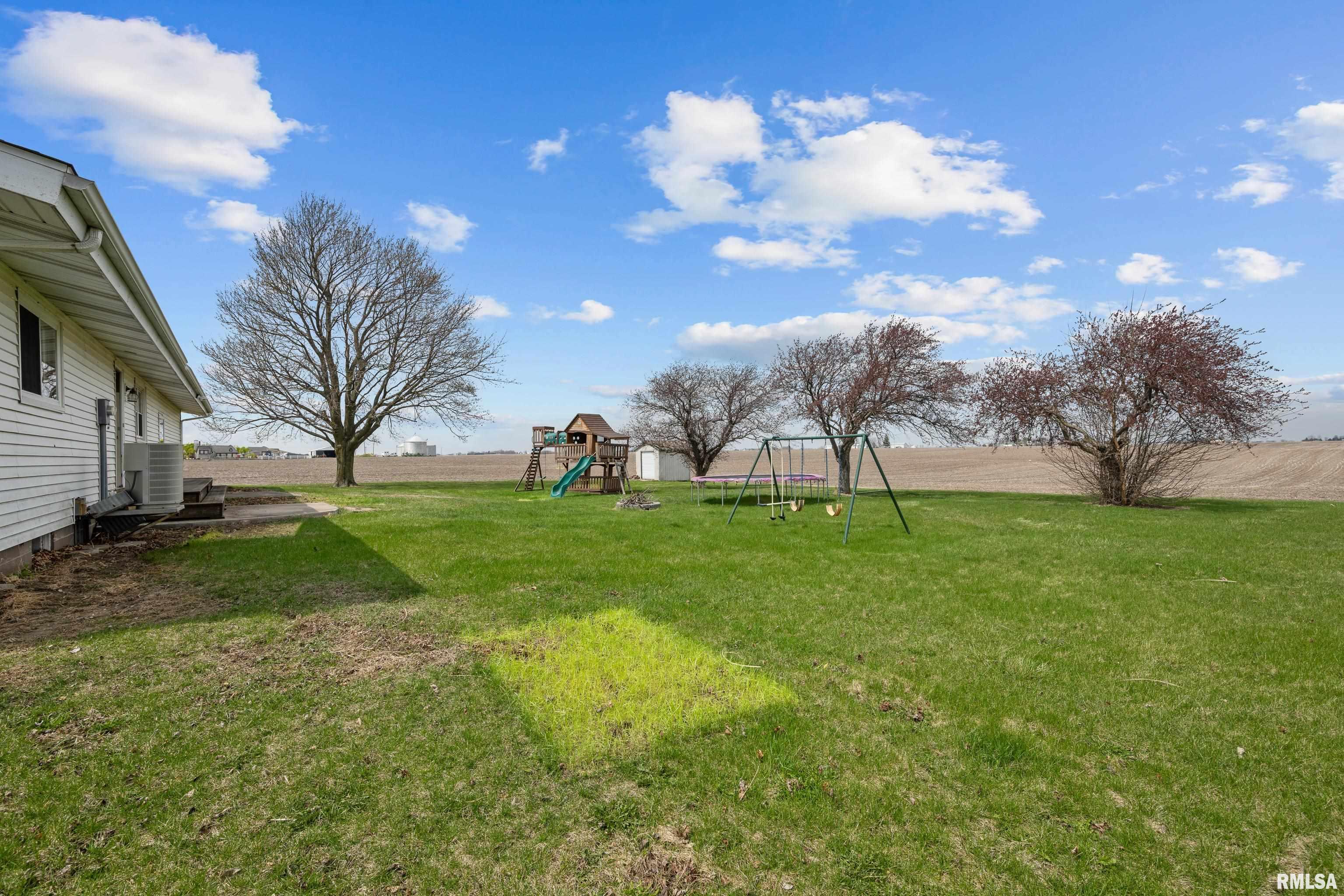 26012 Territorial Road Le Claire, IA 52753 - Photo 26 of 31 Gallery Image 26