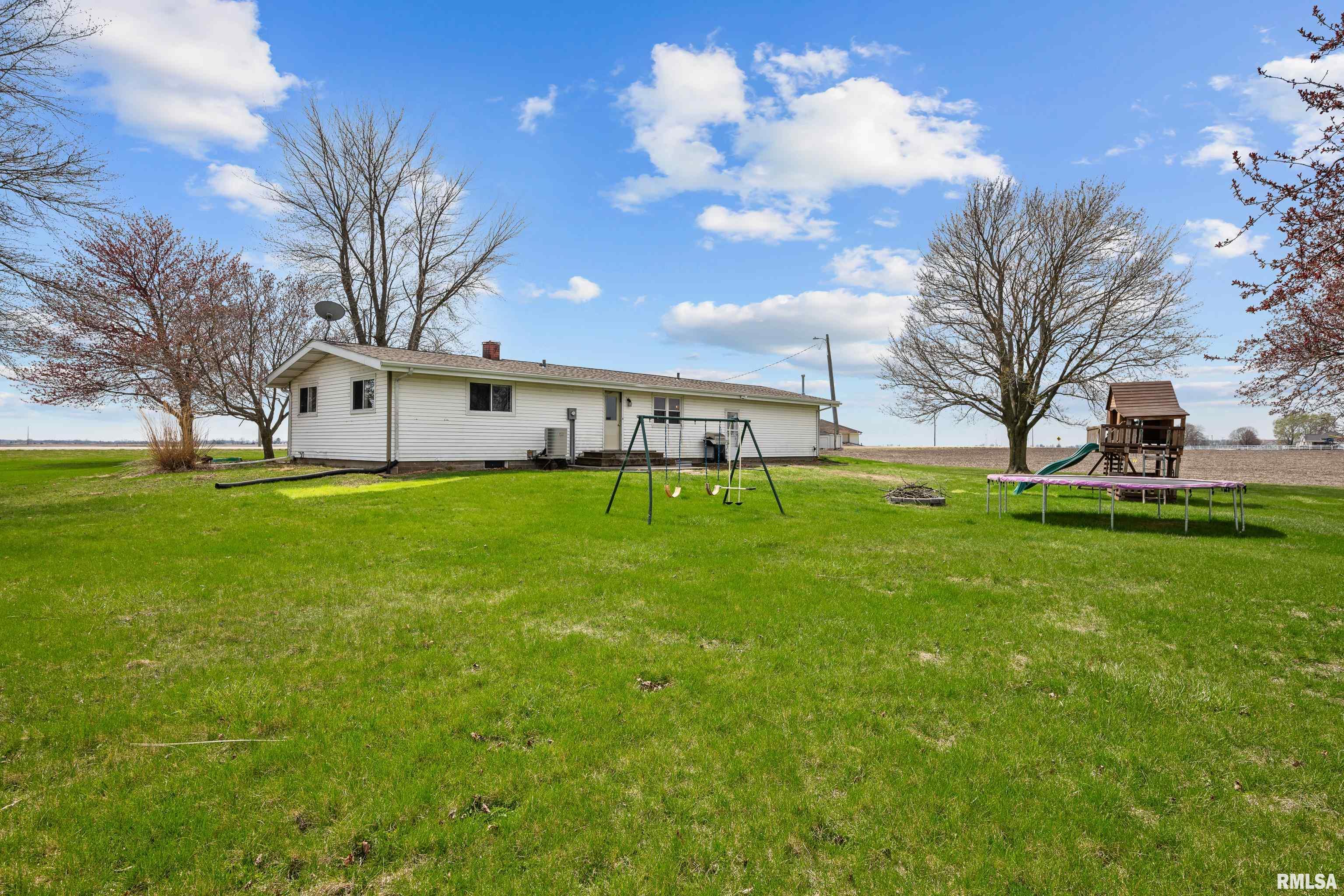 26012 Territorial Road Le Claire, IA 52753 - Photo 27 of 31 Gallery Image 27
