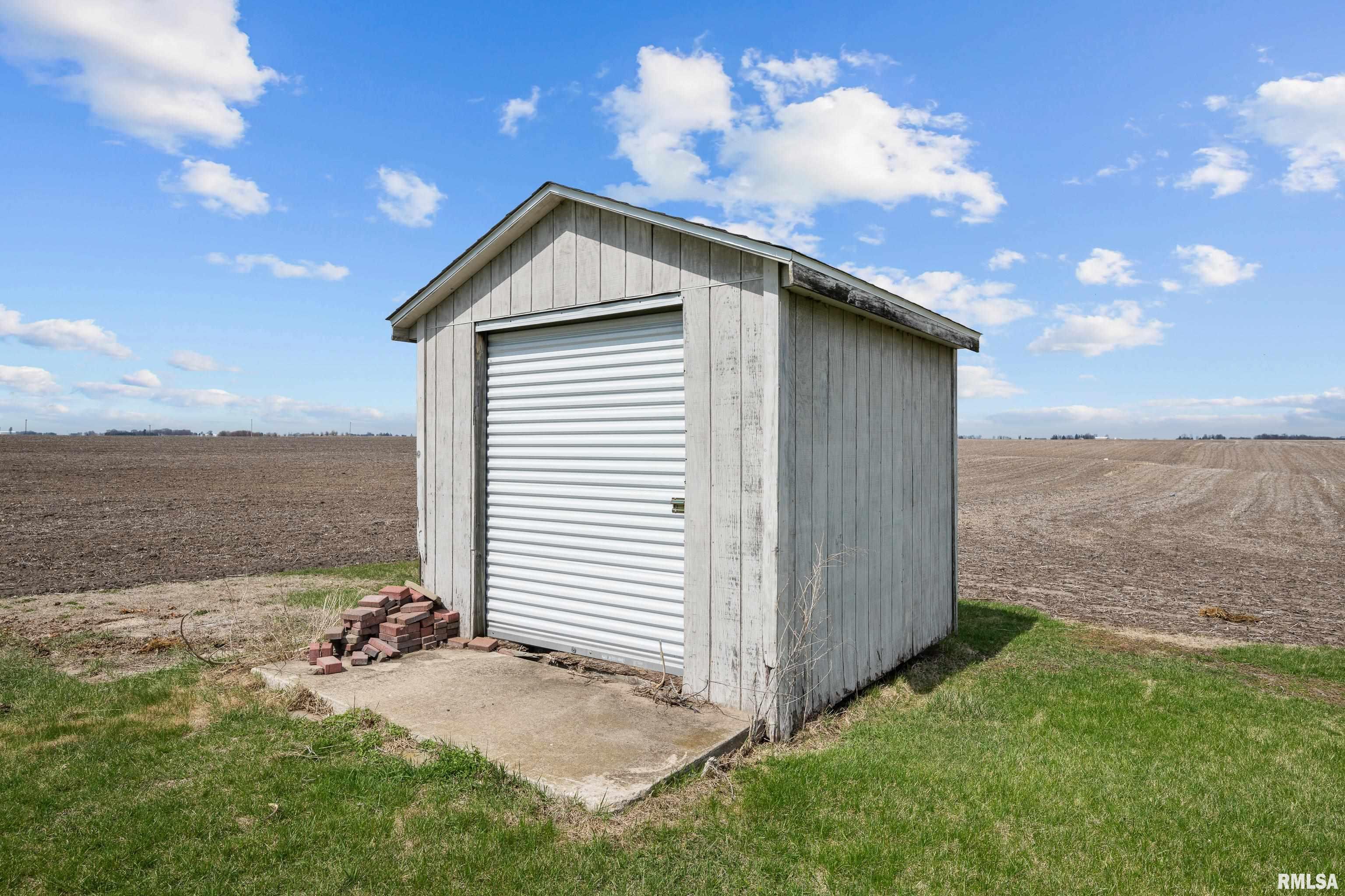 26012 Territorial Road Le Claire, IA 52753 - Photo 28 of 31 Gallery Image 28