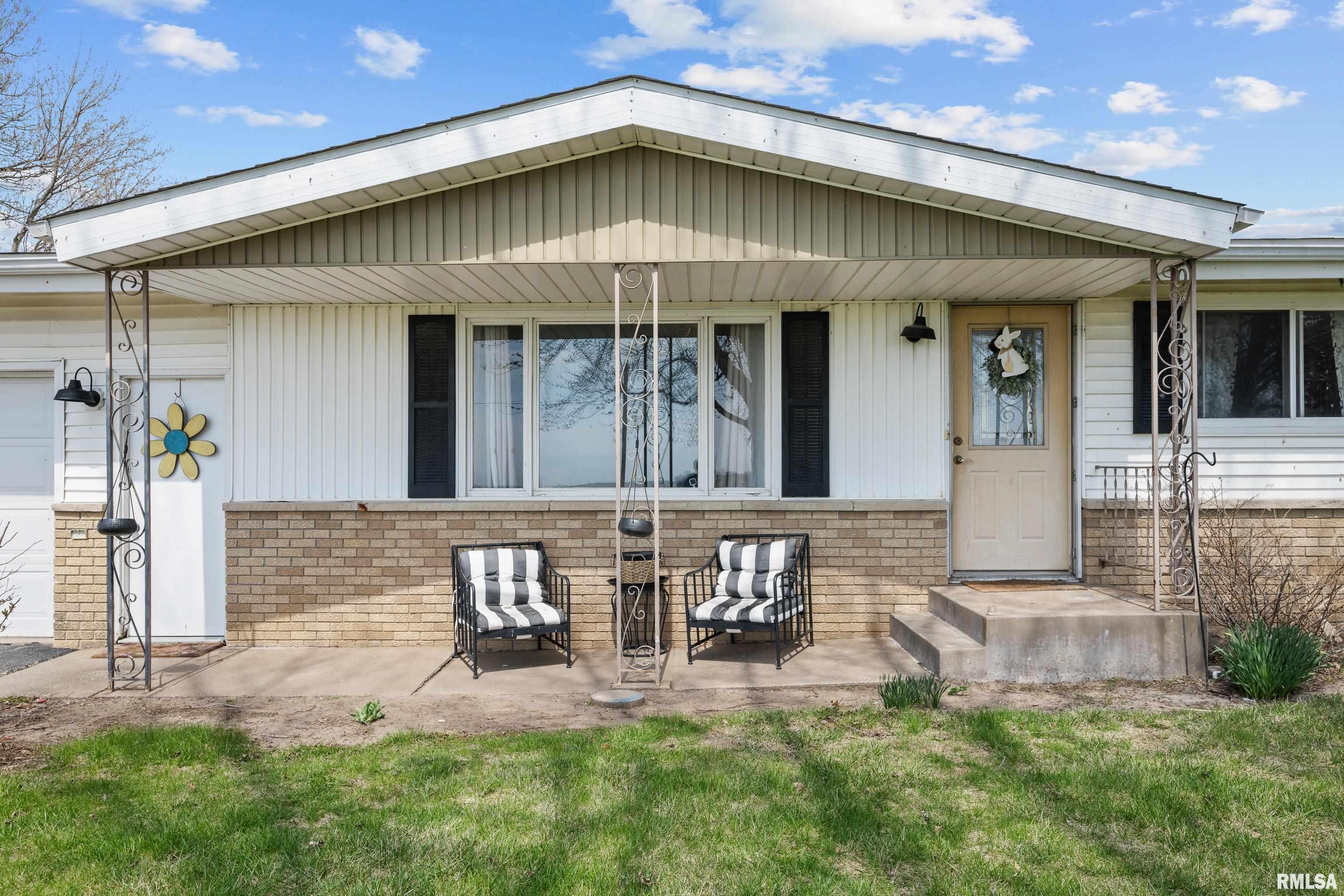 26012 Territorial Road Le Claire, IA 52753 - Photo 6 of 31 Gallery Image 6