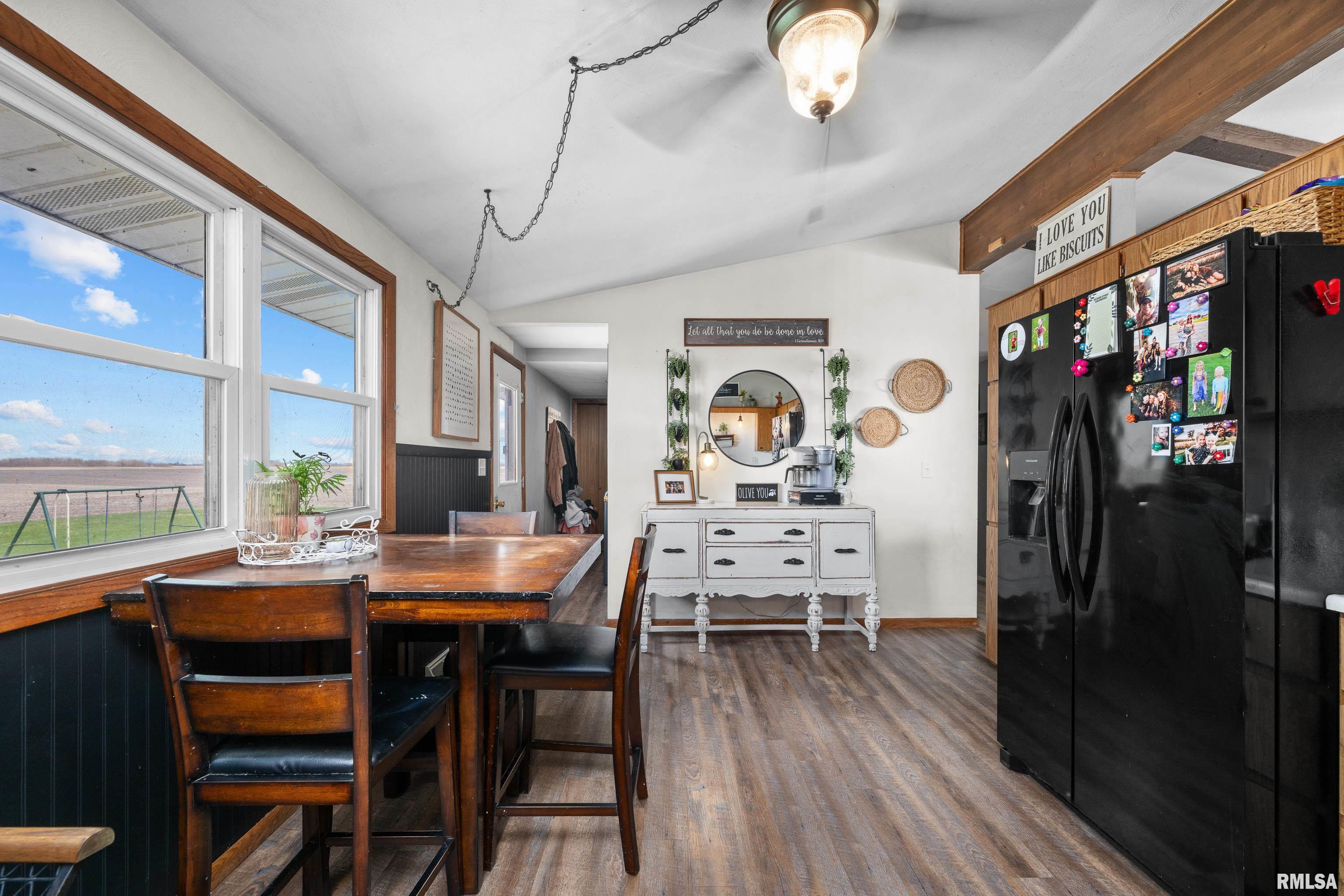26012 Territorial Road Le Claire, IA 52753 - Photo 7 of 31 Gallery Image 7