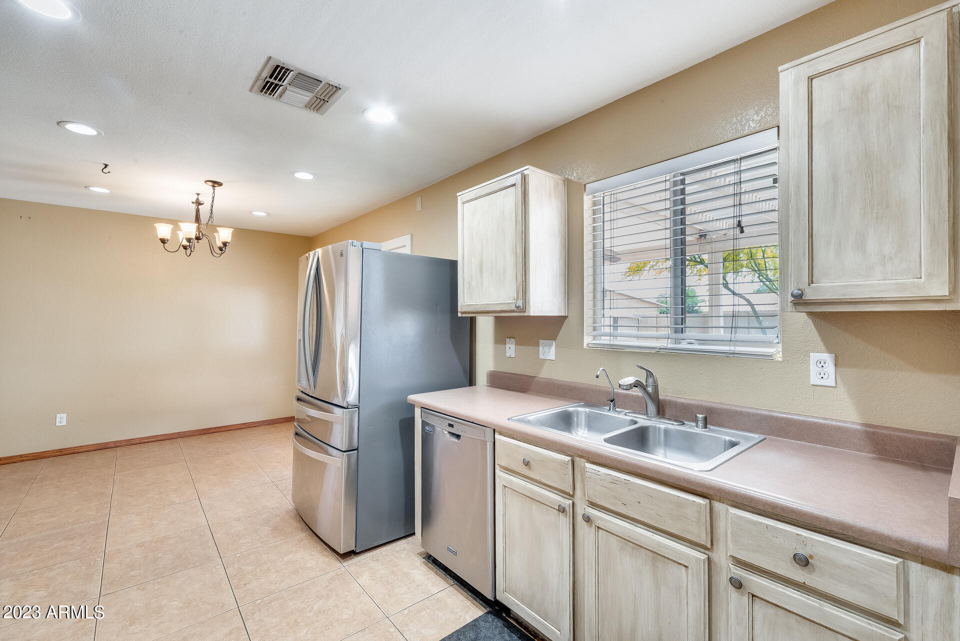 7143 West Zak Road Phoenix, AZ 85043 - Photo 14 of 32 Gallery Image 14