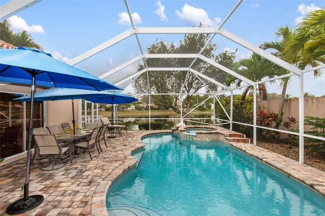 $800,000 | 6660 Northwest 75th Place, Parkland, FL 33067