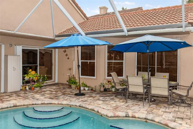 $800,000 | 6660 Northwest 75th Place, Parkland, FL 33067