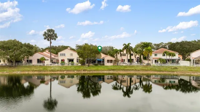 $800,000 | 6660 Northwest 75th Place, Parkland, FL 33067