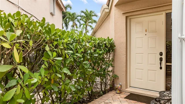 $800,000 | 6660 Northwest 75th Place, Parkland, FL 33067