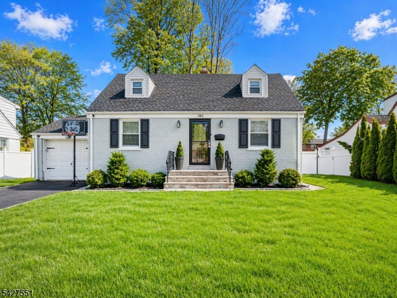 382 Douglas Road Roselle, NJ 07203 - Photo 1 of 30