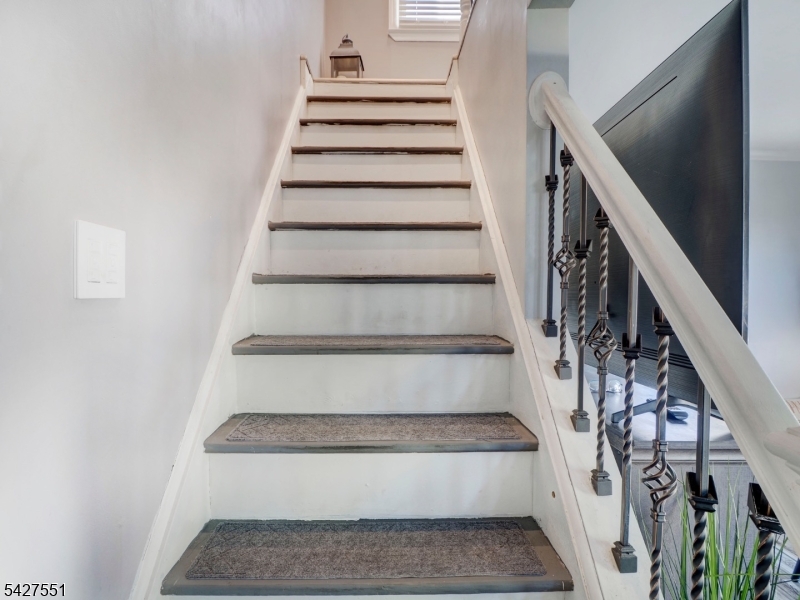 382 Douglas Road Roselle, NJ 07203 - Photo 11 of 30
