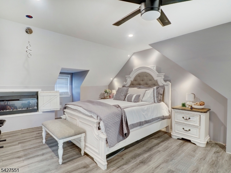 382 Douglas Road Roselle, NJ 07203 - Photo 15 of 30