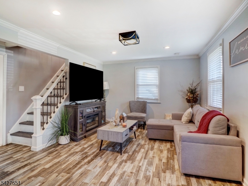 382 Douglas Road Roselle, NJ 07203 - Photo 2 of 30