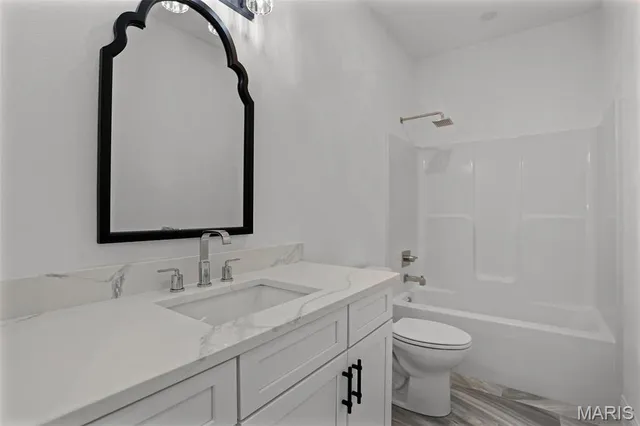 $385,000 | 308 Captains Court, Grafton, IL 62037