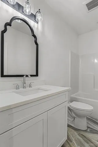 $385,000 | 308 Captains Court, Grafton, IL 62037