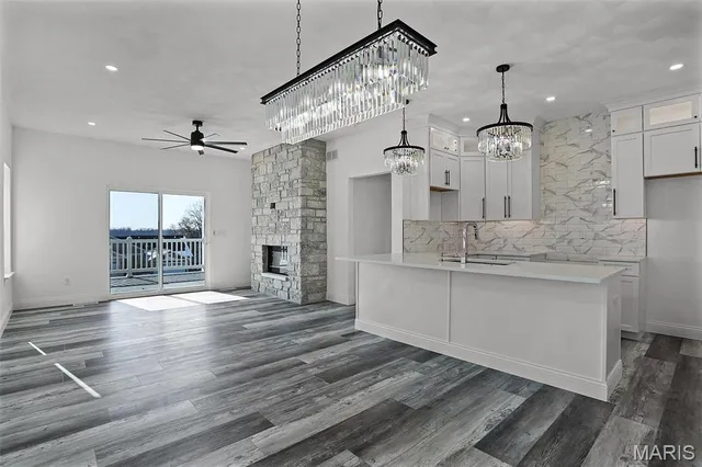 $385,000 | 308 Captains Court, Grafton, IL 62037