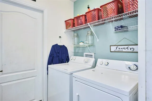 $299,999 | 612 Chicago Way, Dundee, FL 33838