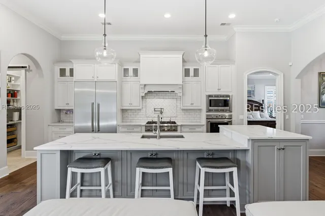 $1,890,000 | 16 Anchor Cove Court, Bluffton, SC 29910