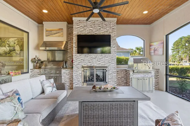 $1,890,000 | 16 Anchor Cove Court, Bluffton, SC 29910