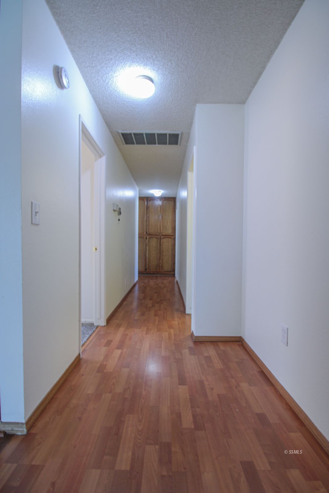 609 South Appaloosa Street Ridgecrest, CA 93555 - Photo 17 of 44 a view of hallway with a hallway