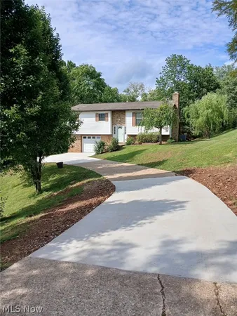 $285,100 | 10 1st Court, Belpre, OH 45714