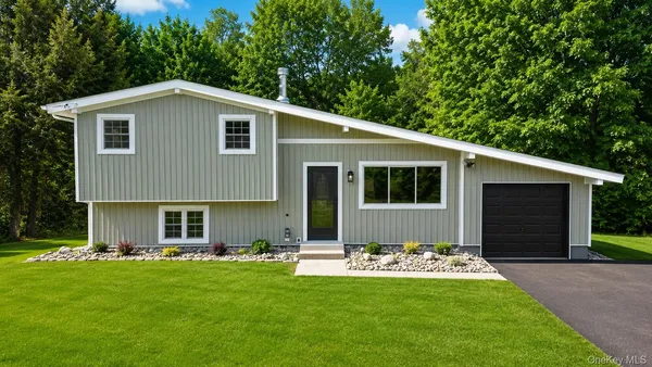 $450,000 | 11 Fleetwood Drive, Wappingers Falls, NY 12590