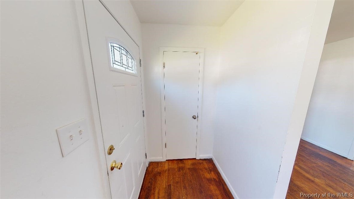 5105 Hazelwood Road Hampton, VA 23605 - Photo 4 of 49 Gallery Image 4