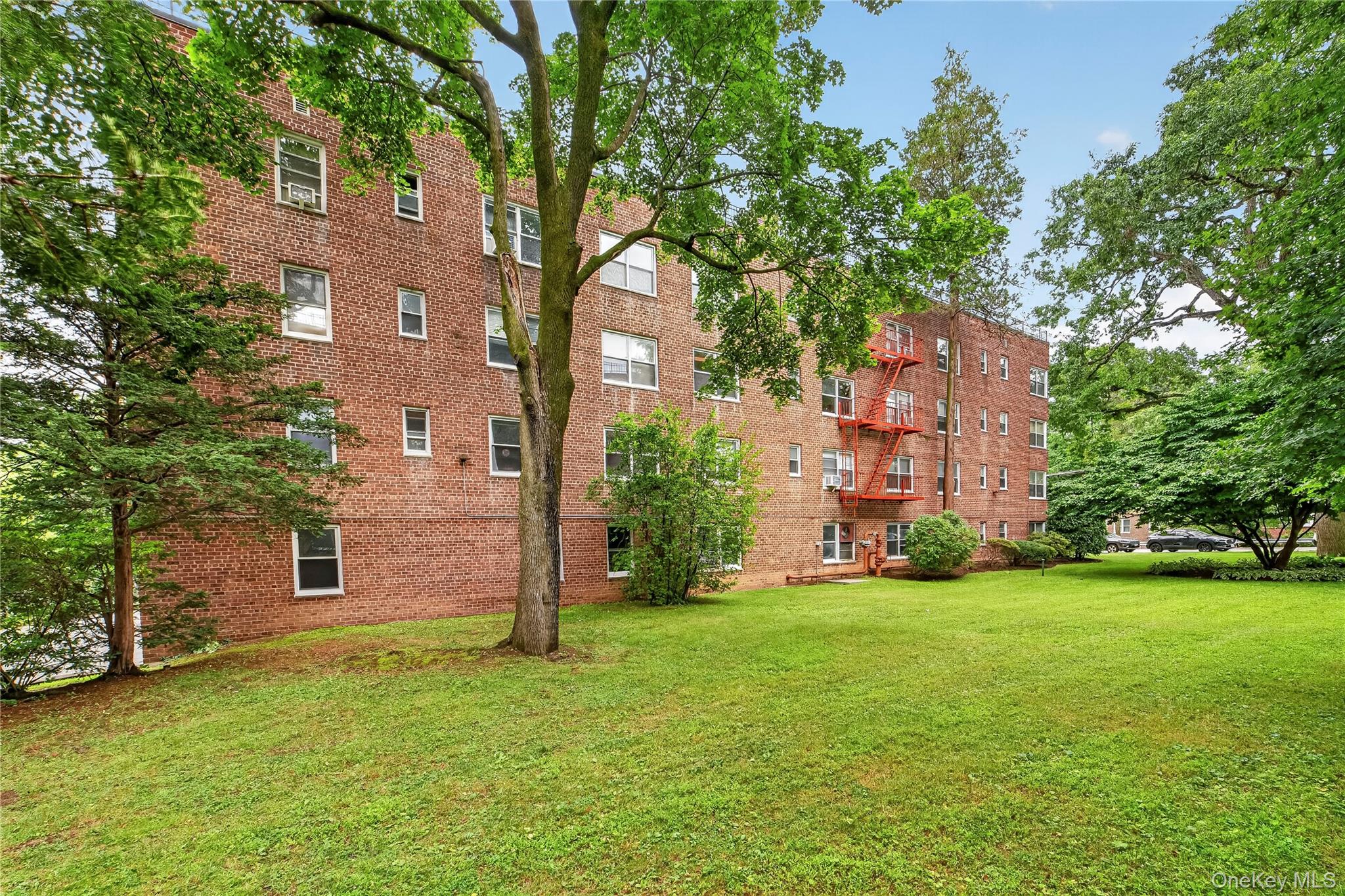 793 Palmer Road, Unit 2F Bronxville, NY 10708 - Photo 23 of 24