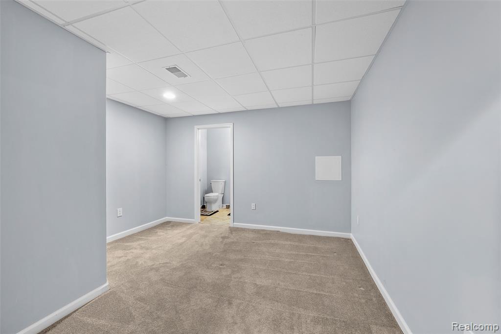 4476 Woodcliff Court Rochester, MI 48306 - Photo 51 of 74 Gallery Image 51