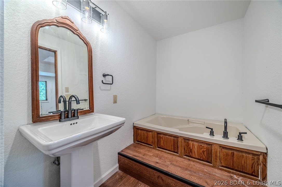 21701 Lavender Road Barnett, MO 65011 - Photo 20 of 52