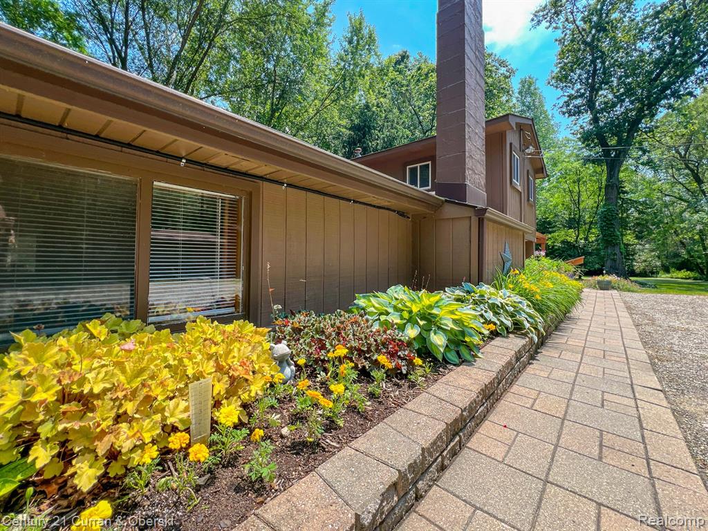 4370 Maybee Road Lake Orion, MI 48359 - Photo 47 of 53