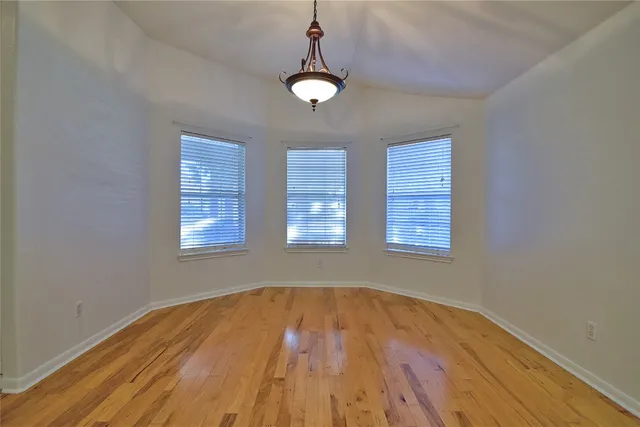 $2,050 | 120 Greenside Lane, Georgetown, TX 78633