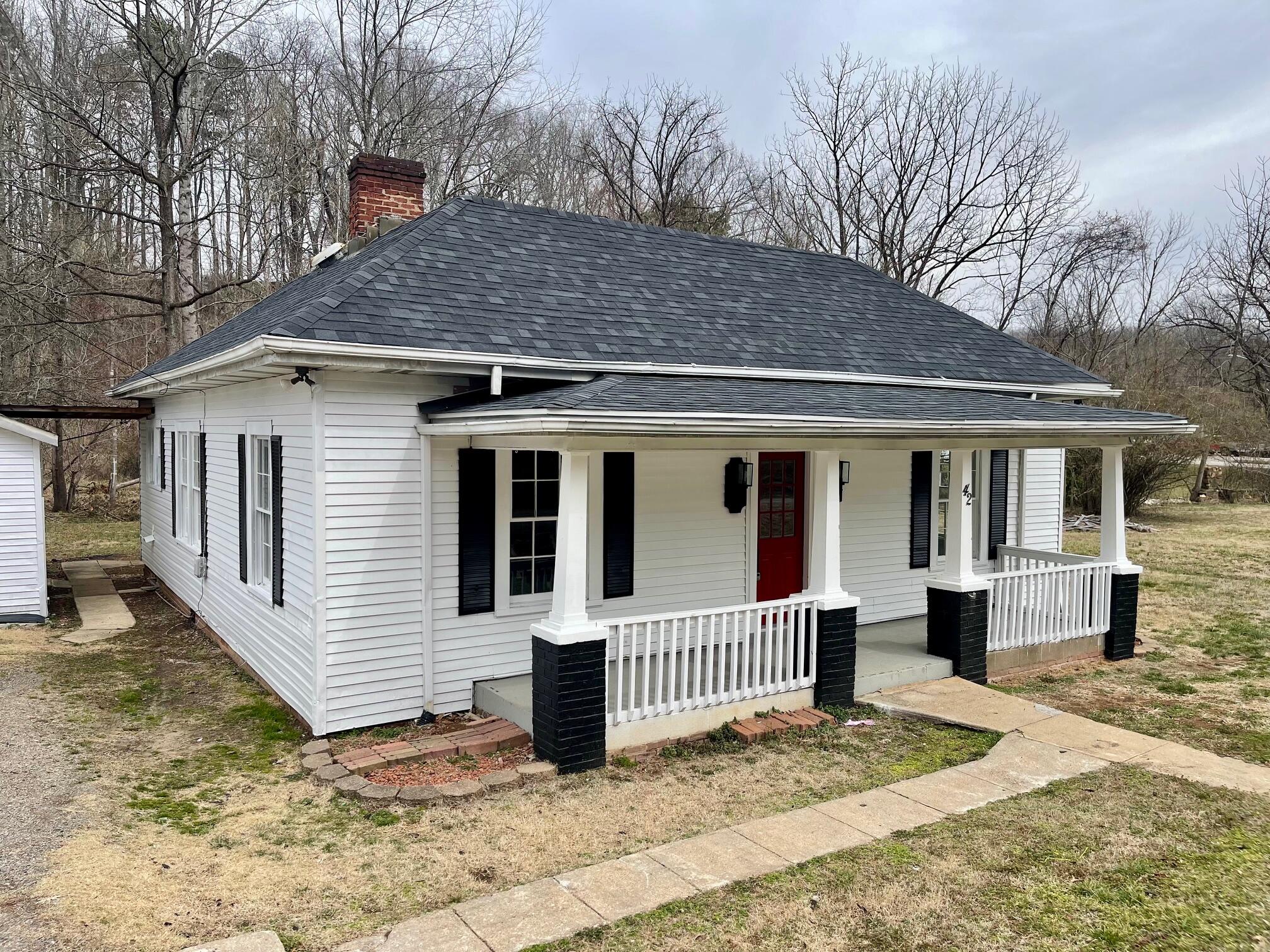 42 Chestnut Street Fieldale, VA 24089 - Photo 4 of 21 IMG_7659