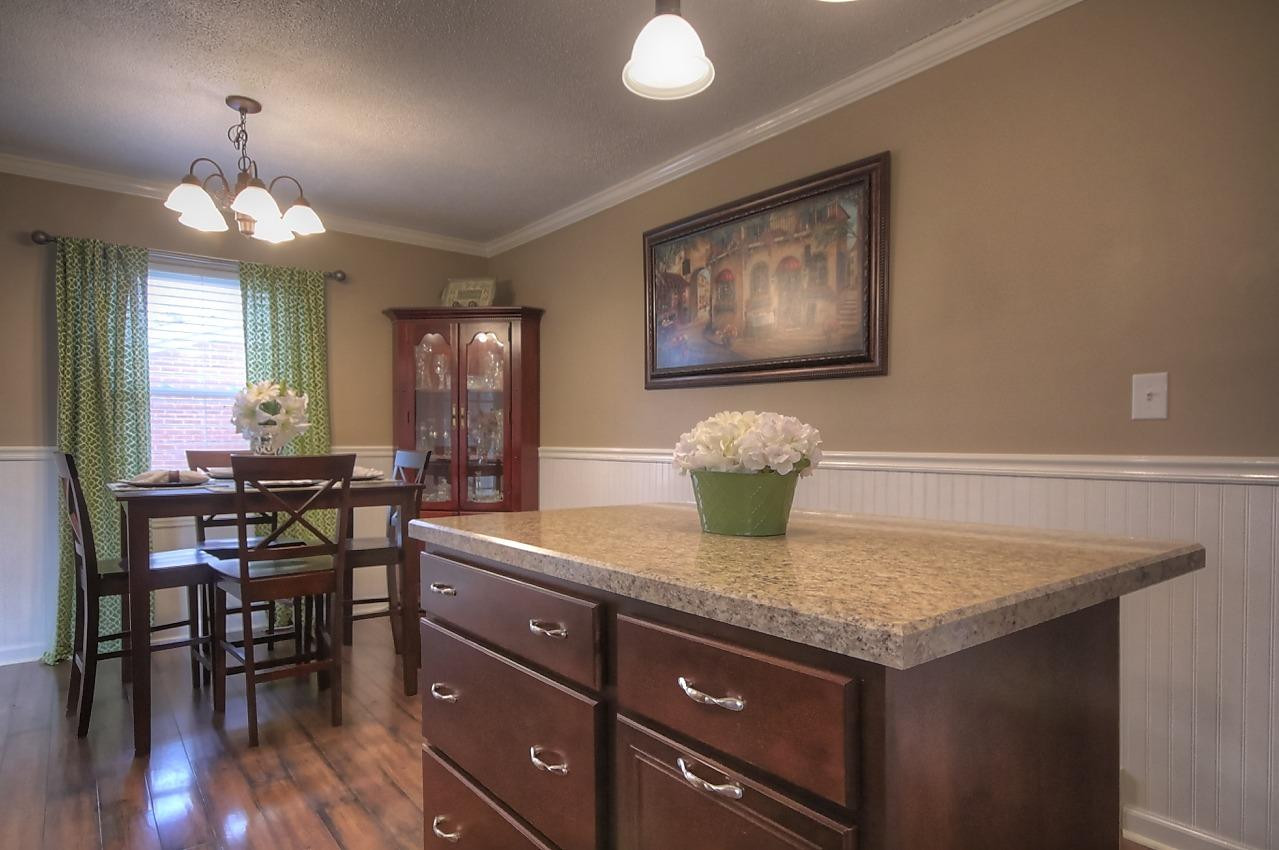 3503 Boston Road Lexington, KY 40503 - Photo 5 of 22 Spacious eat in kitchen and room at the