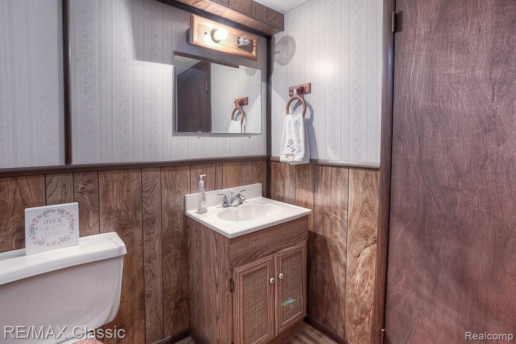 6516 Edgewood Road Canton, MI 48187 - Photo 34 of 48 Basement bathroom