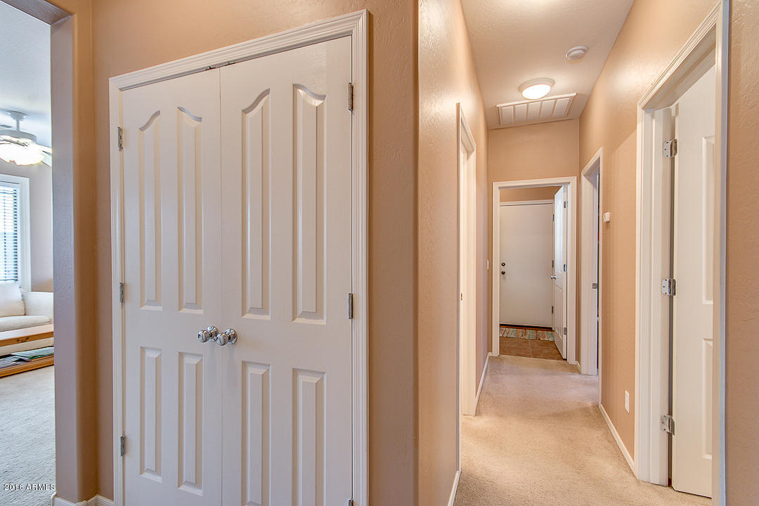 4563 East Del Rio Street Gilbert, AZ 85295 - Photo 15 of 21 Hallway
