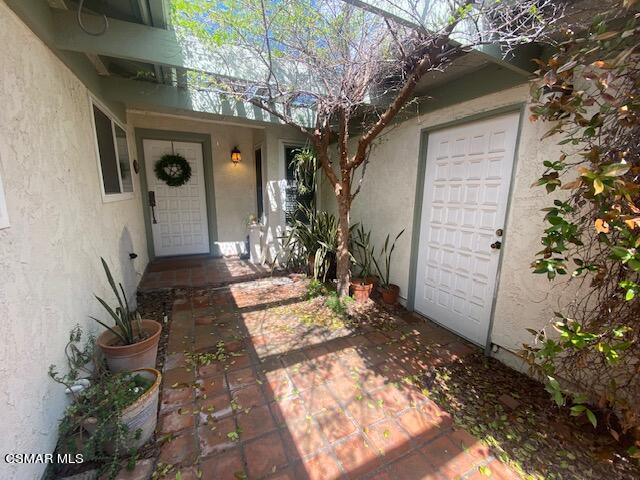 2143 Cheam Avenue Simi Valley, CA 93063 - Photo 3 of 23 IMG_9528