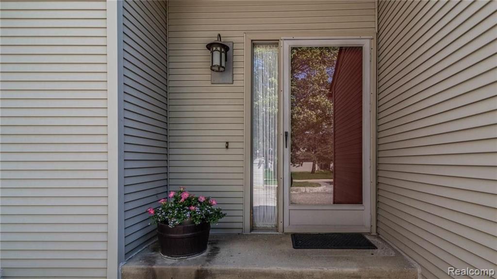 620 Ashley Circle, Unit 81 Rochester Hills, MI 48307 - Photo 7 of 45
