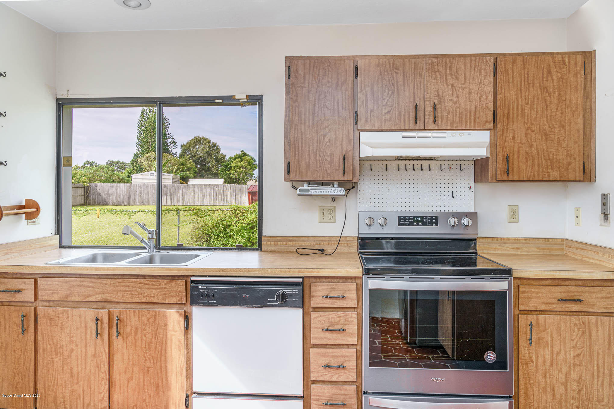 1378 Cromey Road Northeast Palm Bay, FL 32905 - Photo 7 of 25 Kitchen