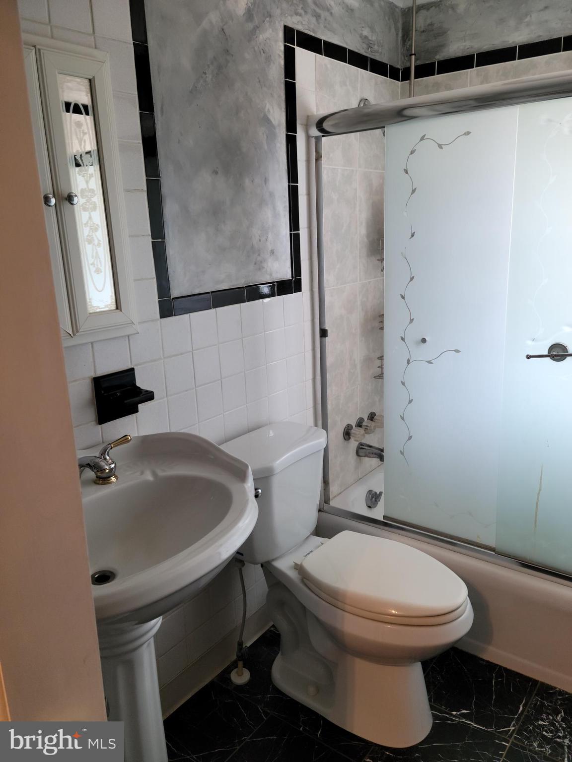 481 Connelly Road Rising Sun, MD 21911 - Photo 11 of 19 Retro Bathroom look