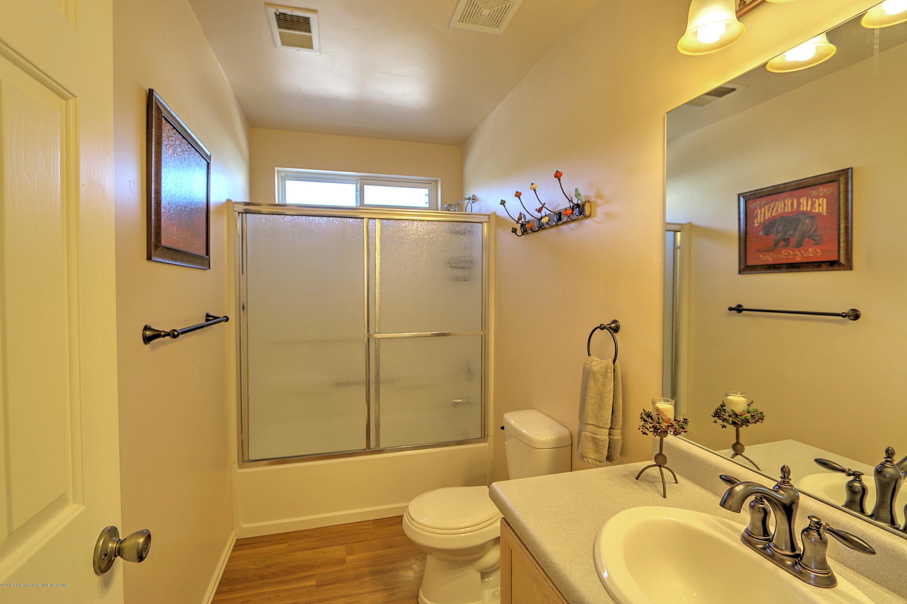 952 West 26th Street Rifle, CO 81650 - Photo 20 of 27 18 bathroom 2