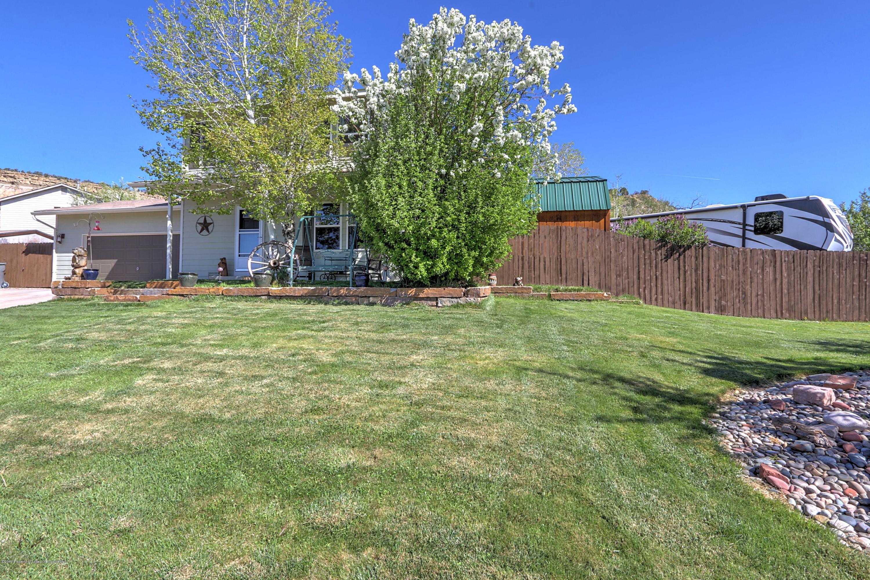 952 West 26th Street Rifle, CO 81650 - Photo 27 of 27 24 front yard view