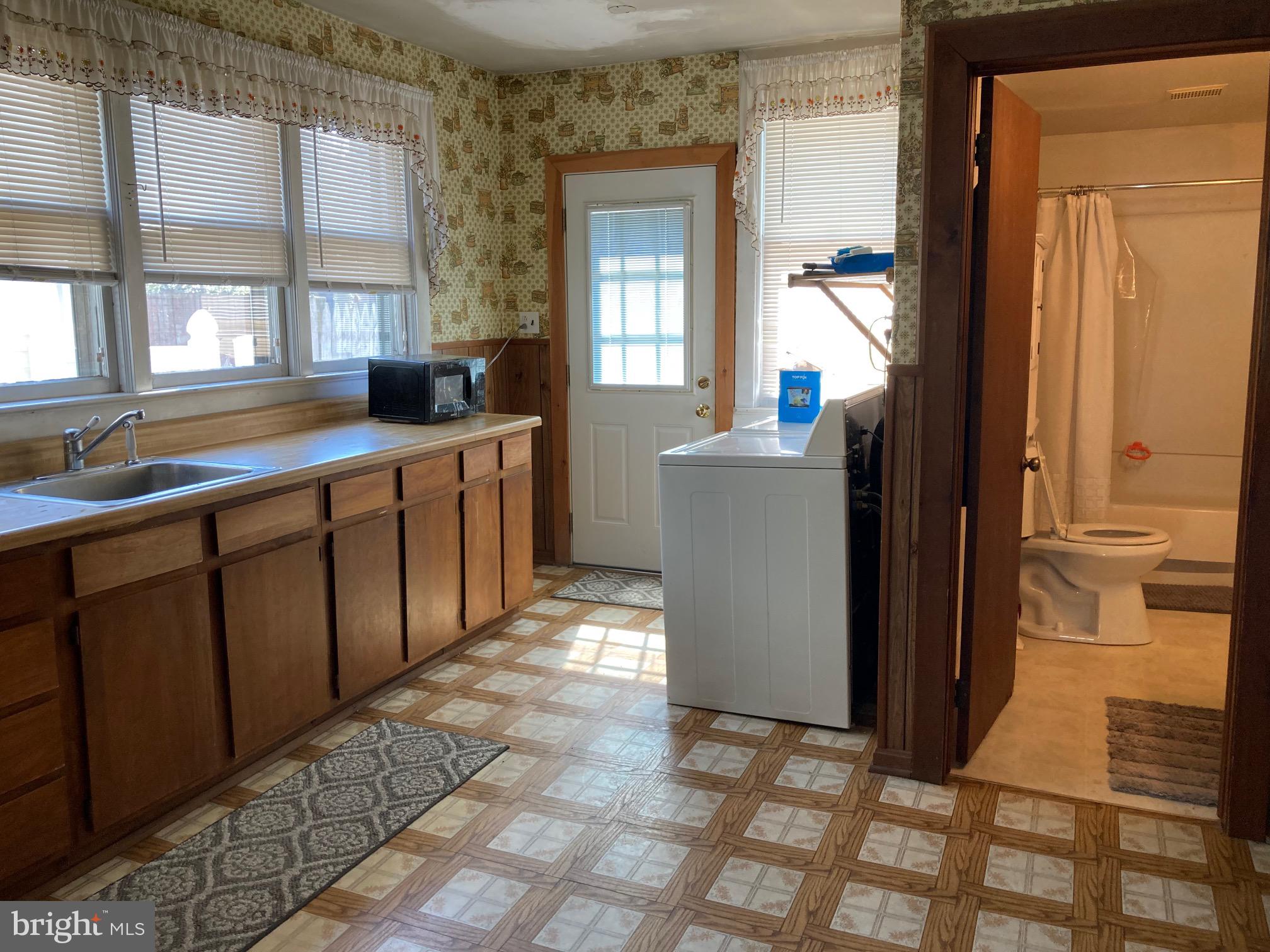 306 Bem Street Riverside, NJ 08075 - Photo 4 of 11